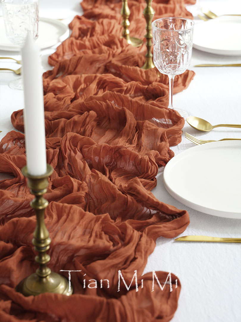 Semi-Sheer Gauze Table Runner  - đánh giá và giá Christmas Table Runner